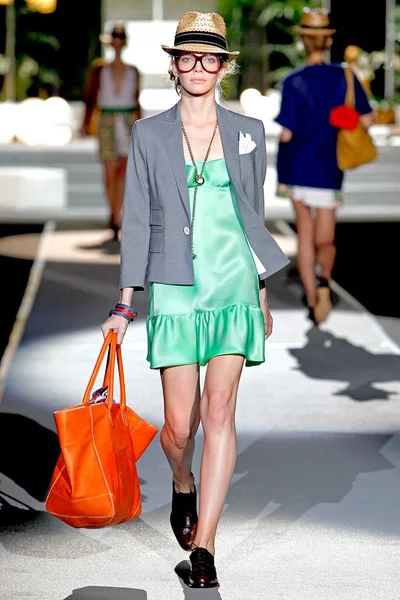 Look 7